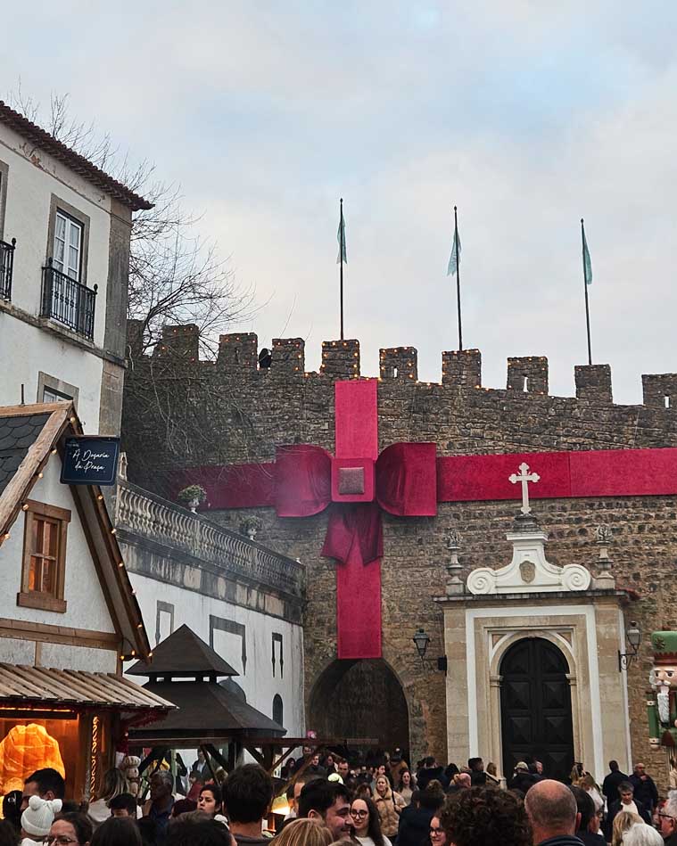 stadsmuren kasteel in kerst sfeer