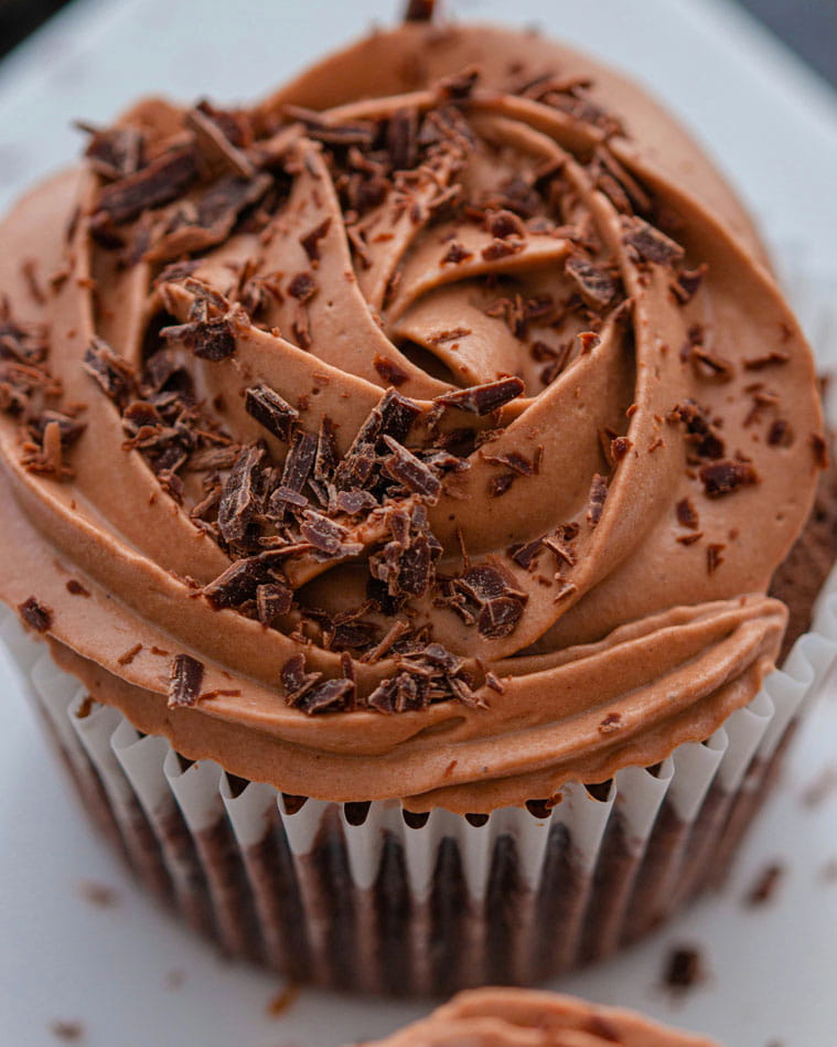 chocolade cupcakes maken | cupcakes met chocolade topping | cupcakes met hagelslag