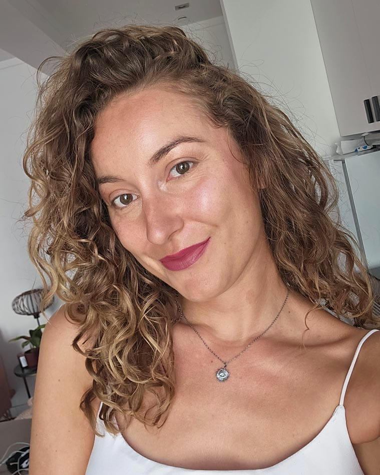 haarroutine voor krullen met de yari green curls producten