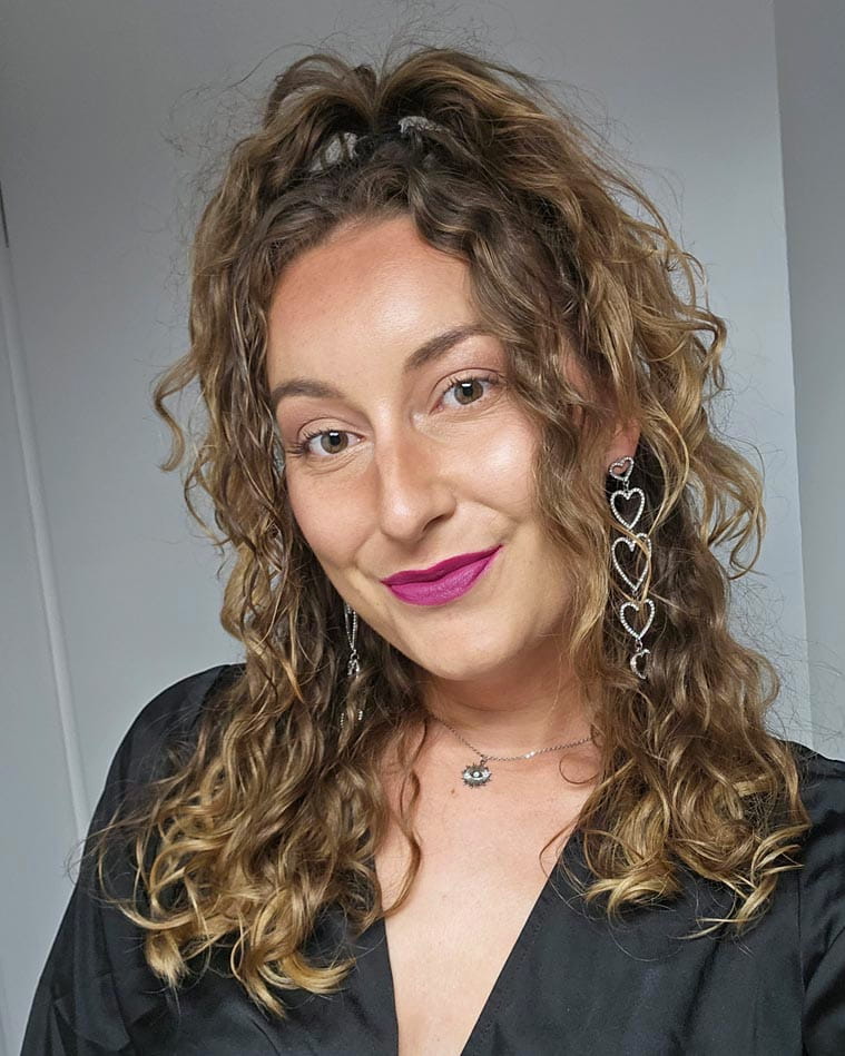haarstijlen voor krullend haar | gedefinieerde krullen met de yari green curls producten voor fijn tot medium krullend haar