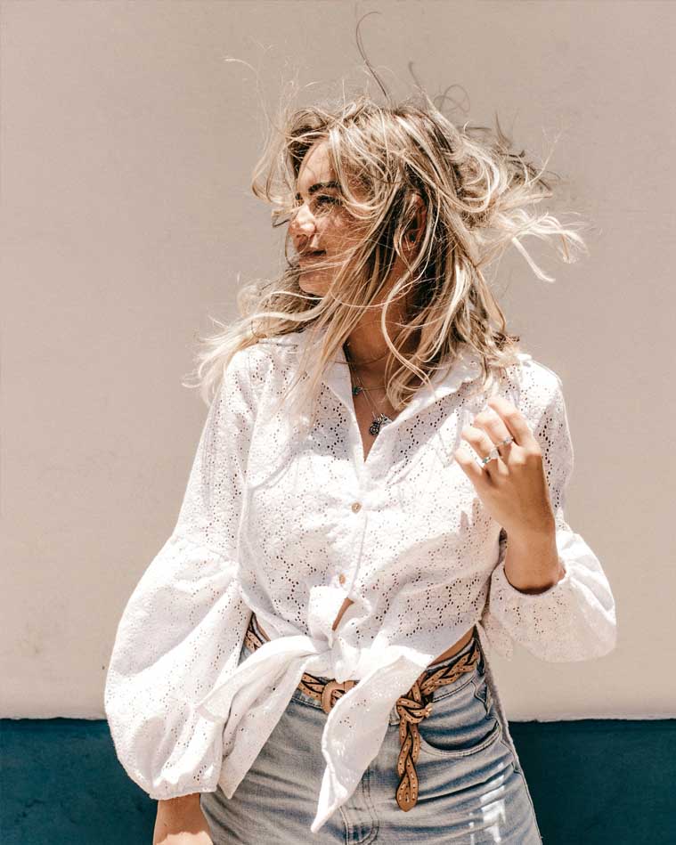 Zomerkleding: 5 Tijdloze items voor een minimalistische zomergarderobe